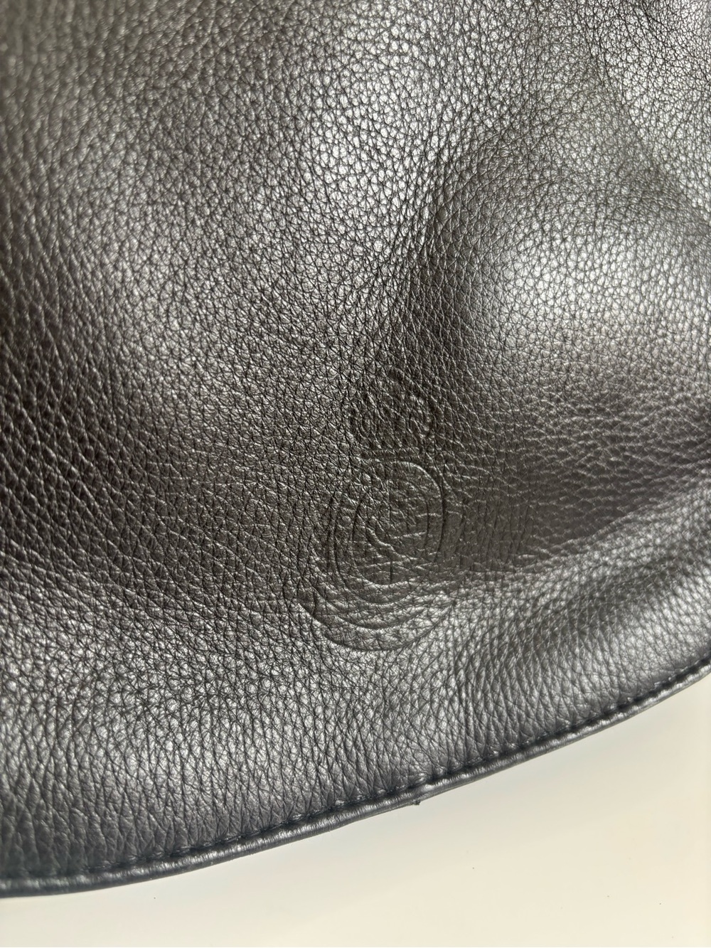 Vintage Charter Club Black Leather Flap Crossbody Bag Gold Medallion Accent - Picture 10 of 13